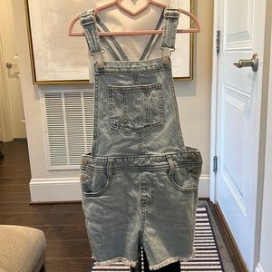 Girls  Shorts overall, new without tags size 7/8